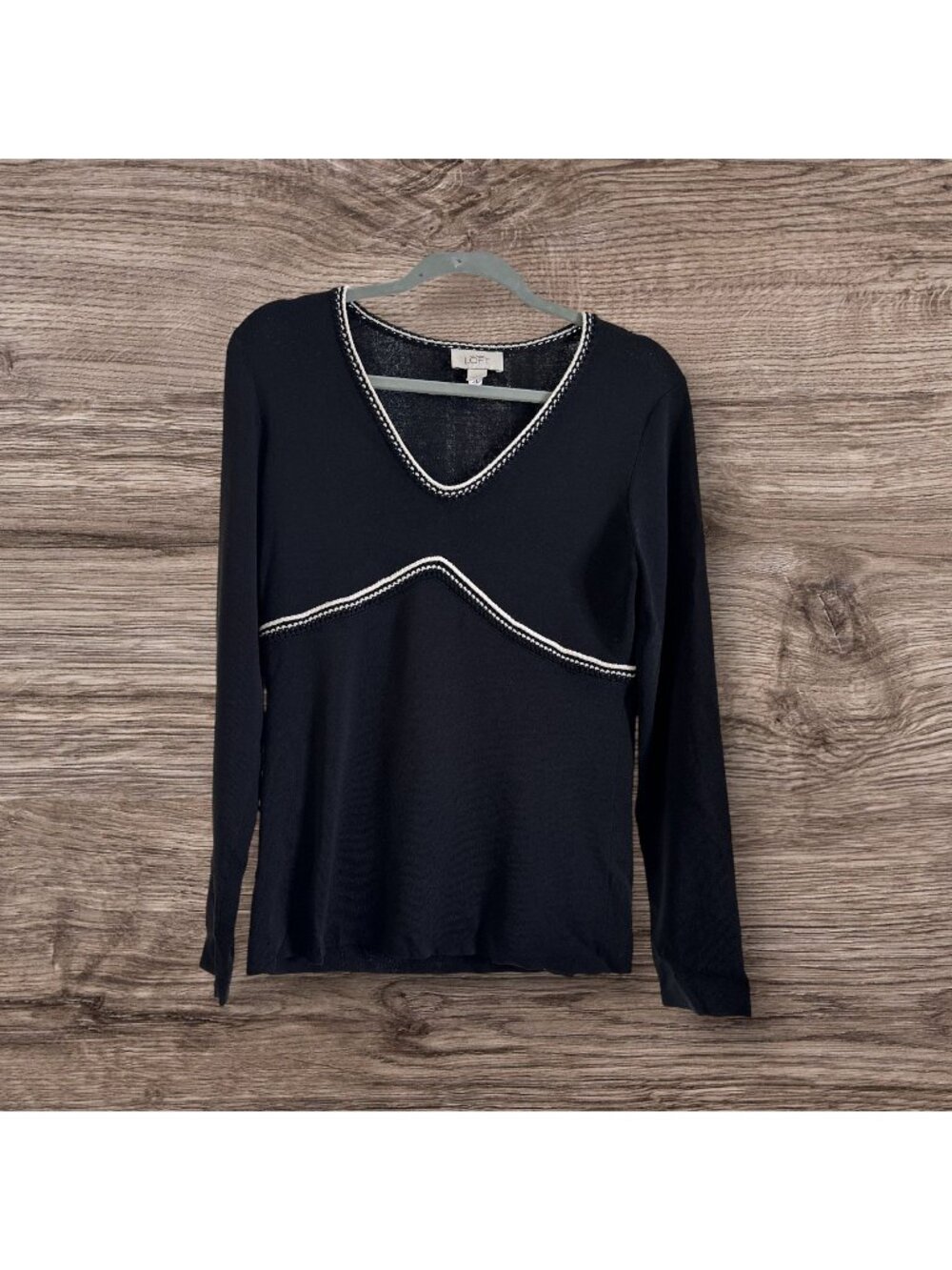 Ann Taylor Loft Black White Accent Knit V Neck Long Sleeve Blouse L